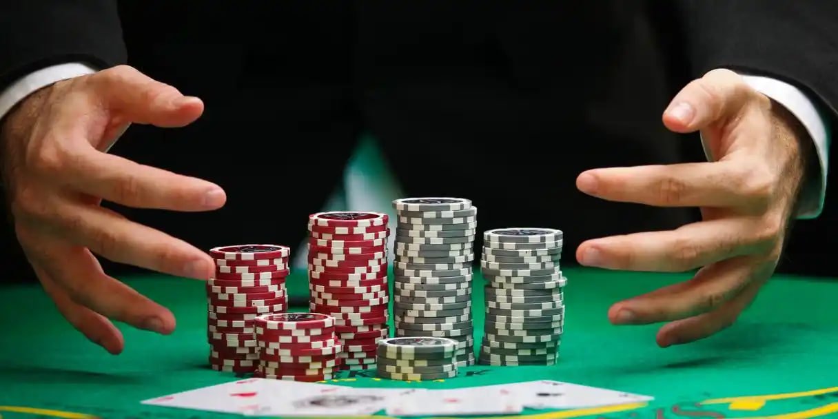 Permainan slot online di perangkat mobile bersama elemen kasino